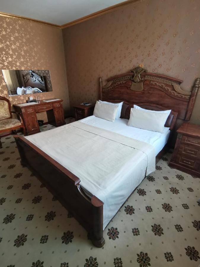 Altyn Adam Hotel Petropavlovsk Exterior foto