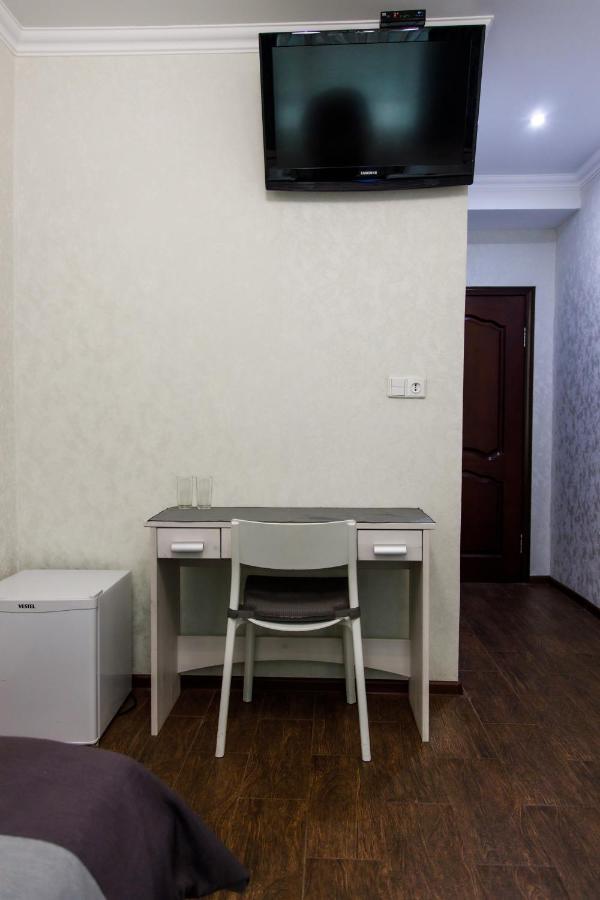 Altyn Adam Hotel Petropavlovsk Exterior foto