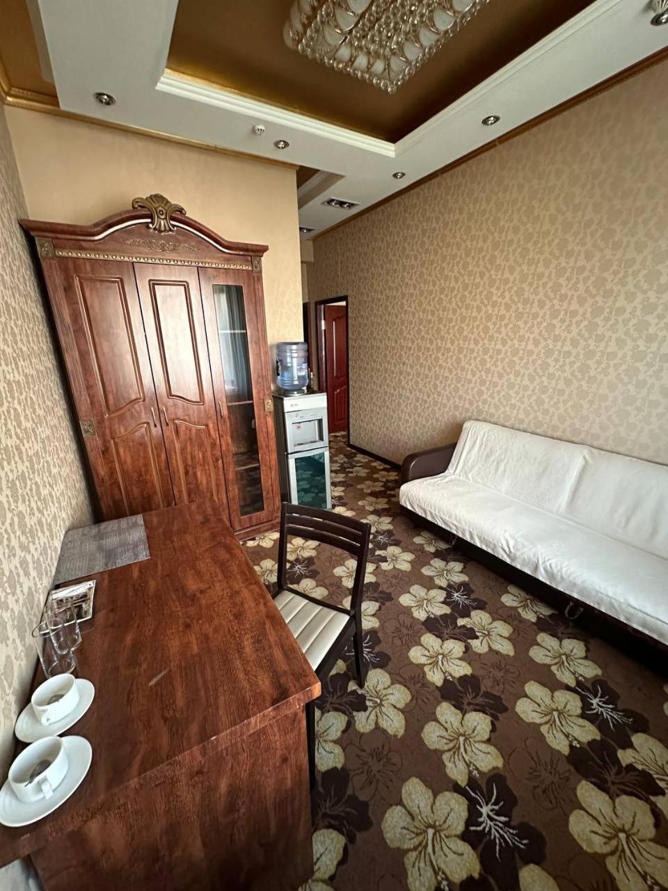 Altyn Adam Hotel Petropavlovsk Exterior foto