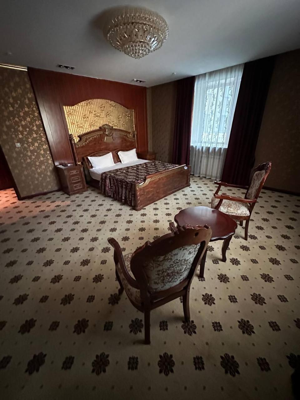 Altyn Adam Hotel Petropavlovsk Exterior foto
