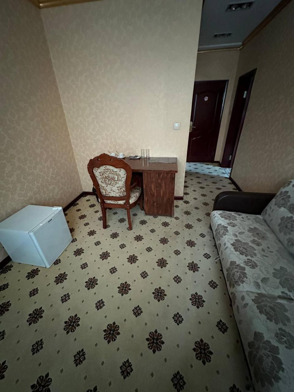 Altyn Adam Hotel Petropavlovsk Exterior foto