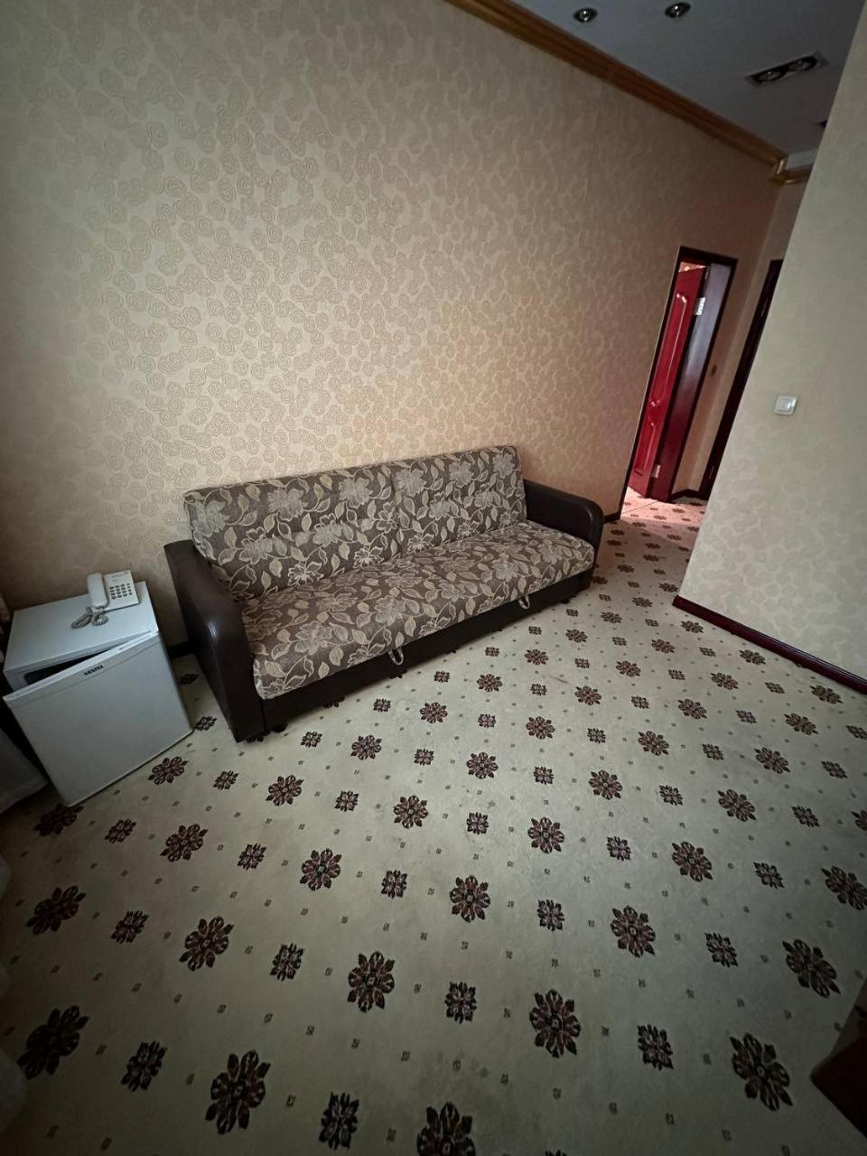 Altyn Adam Hotel Petropavlovsk Exterior foto